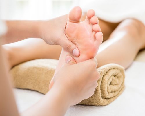 Anwendung Fußreflexzonenmassage - Physiotherapie Aedtner