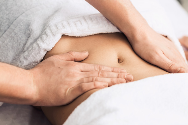 Alternative Physiotherapie - Anwendung viszerale Osteopathie - Physiotherapie Aedtner
